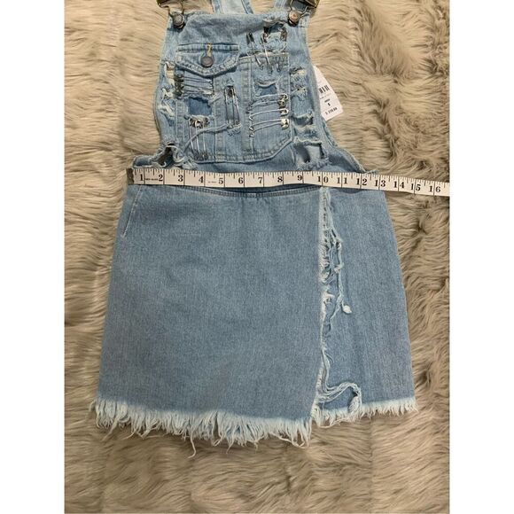 NWT LF CARMAR Safety-pin Distressed Overalls Skort Small - Picture 8 of 10